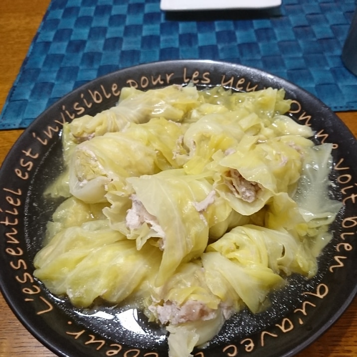 簡単!薄切り肉と春キャベツで巻くだけロールキャベツ